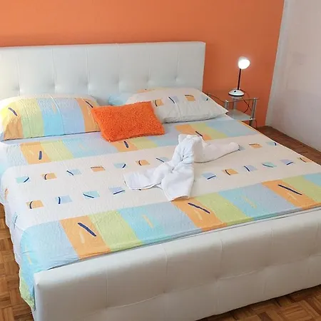 Jan 1 Apartamento Pula