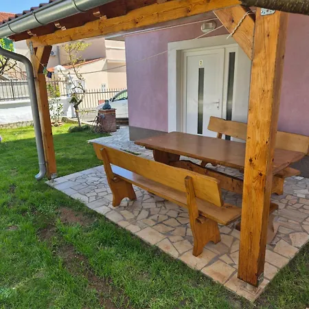 شقة Jan 1 بولا