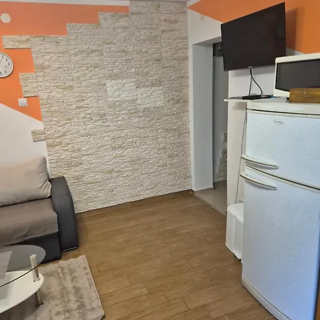 Jan 1 Apartman *